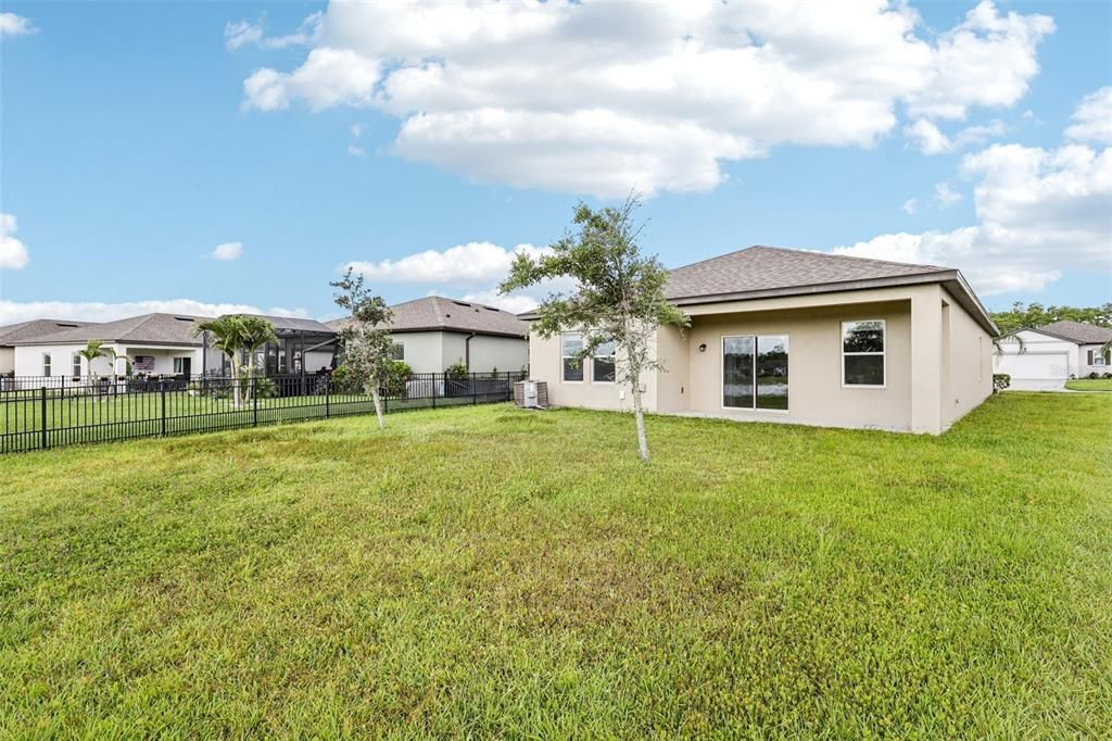 Active With Contract: $325,000 (3 beds, 2 baths, 1662 Square Feet)