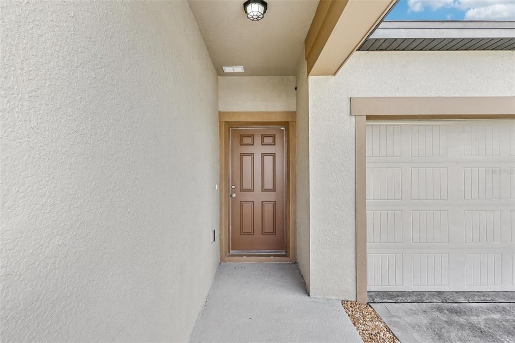 Active With Contract: $325,000 (3 beds, 2 baths, 1662 Square Feet)