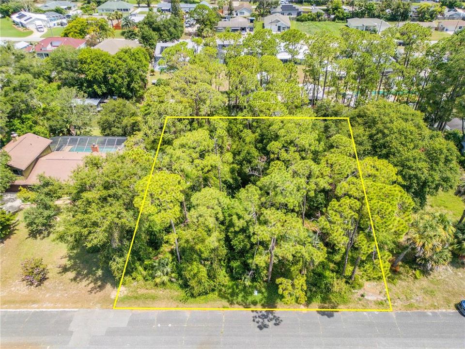 待售: $299,000 (0.37 acres)