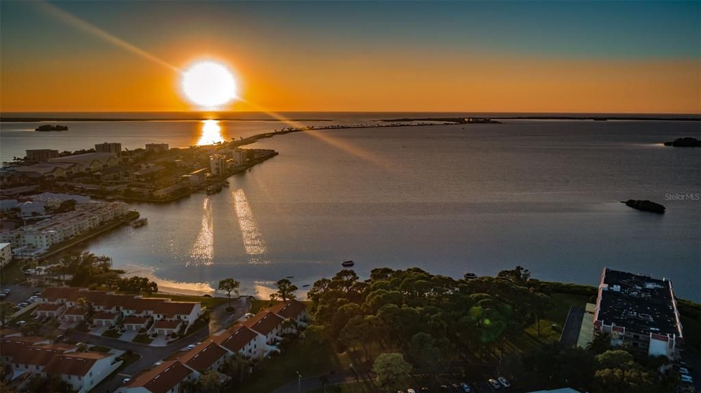 Active With Contract: $128,000 (2 beds, 1 baths, 930 Square Feet)