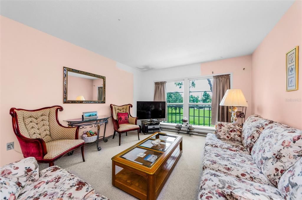 Active With Contract: $128,000 (2 beds, 1 baths, 930 Square Feet)