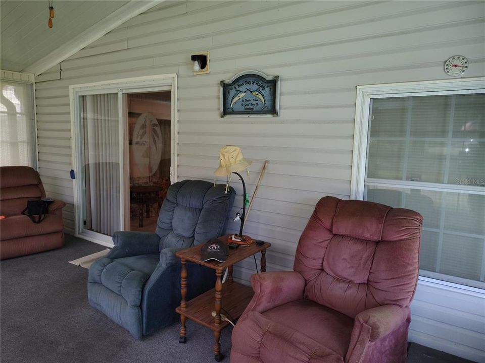 На продажу: $143,000 (2 спален, 2 ванн, 1040 Квадратных фут)