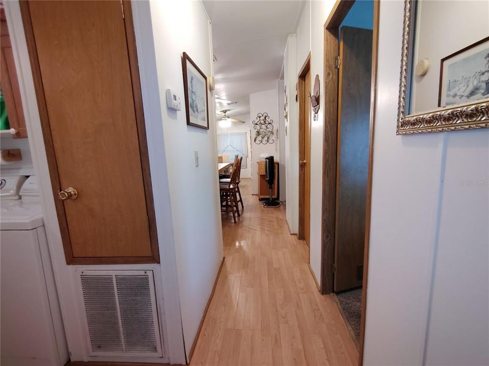 На продажу: $143,000 (2 спален, 2 ванн, 1040 Квадратных фут)