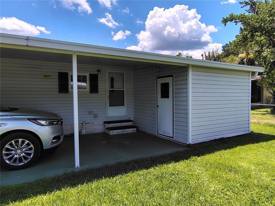 На продажу: $143,000 (2 спален, 2 ванн, 1040 Квадратных фут)