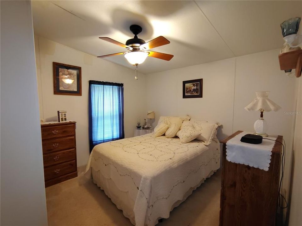 На продажу: $143,000 (2 спален, 2 ванн, 1040 Квадратных фут)