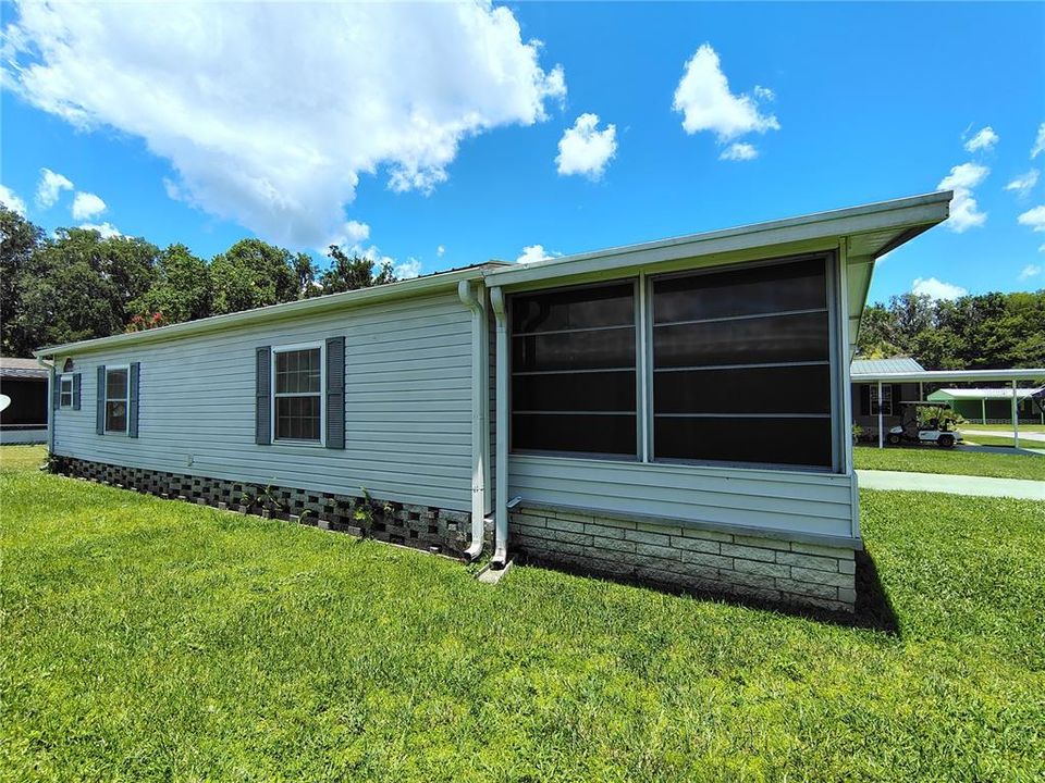 На продажу: $143,000 (2 спален, 2 ванн, 1040 Квадратных фут)