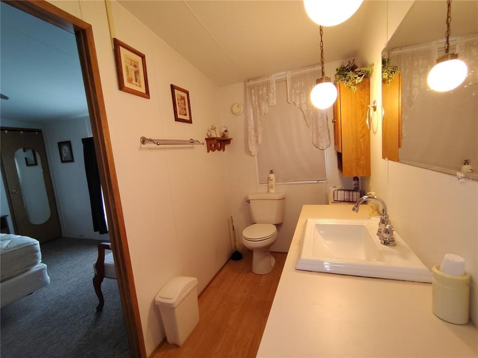 На продажу: $143,000 (2 спален, 2 ванн, 1040 Квадратных фут)