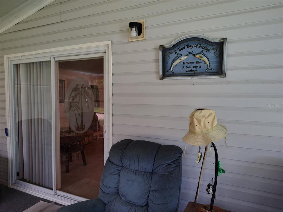 На продажу: $143,000 (2 спален, 2 ванн, 1040 Квадратных фут)