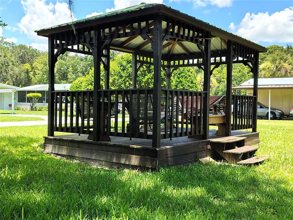 На продажу: $143,000 (2 спален, 2 ванн, 1040 Квадратных фут)