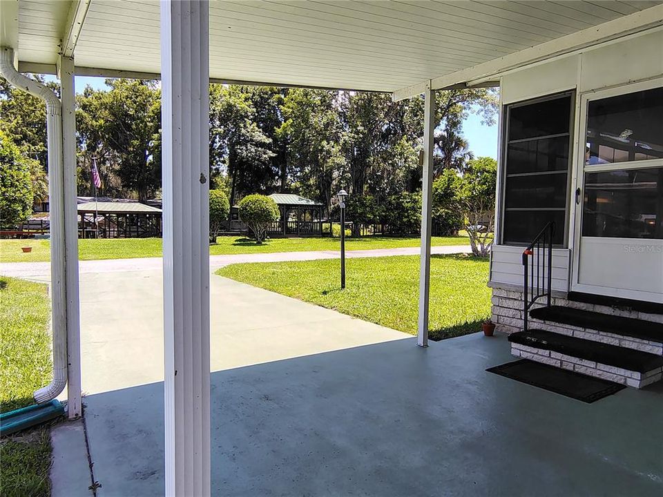 На продажу: $143,000 (2 спален, 2 ванн, 1040 Квадратных фут)