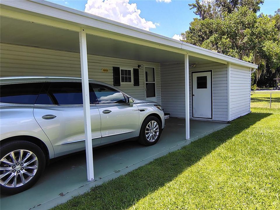 На продажу: $143,000 (2 спален, 2 ванн, 1040 Квадратных фут)