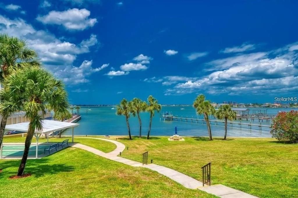 En Venta: $315,000 (2 camas, 2 baños, 1440 Pies cuadrados)