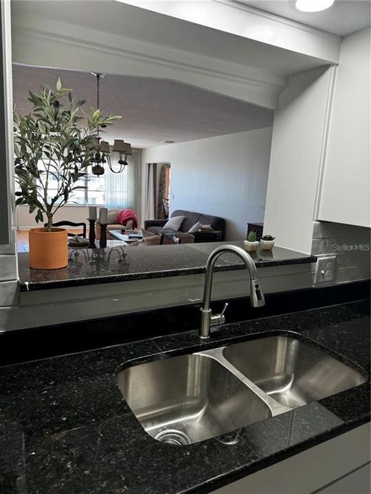 En Venta: $315,000 (2 camas, 2 baños, 1440 Pies cuadrados)