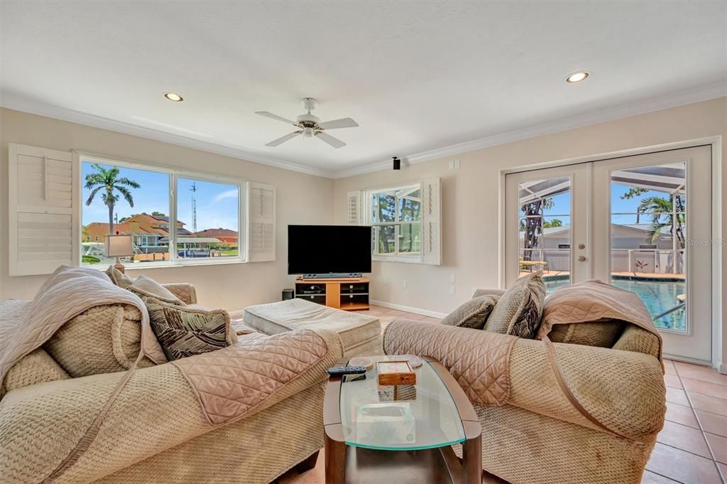 For Sale: $950,000 (4 beds, 3 baths, 3316 Square Feet)