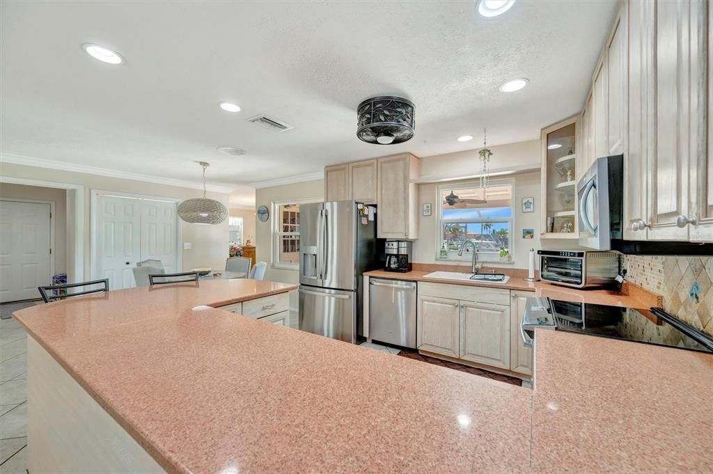 For Sale: $950,000 (4 beds, 3 baths, 3316 Square Feet)