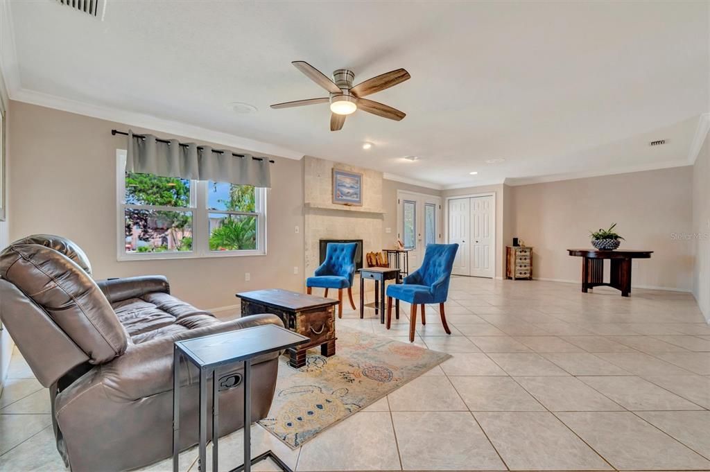 For Sale: $950,000 (4 beds, 3 baths, 3316 Square Feet)