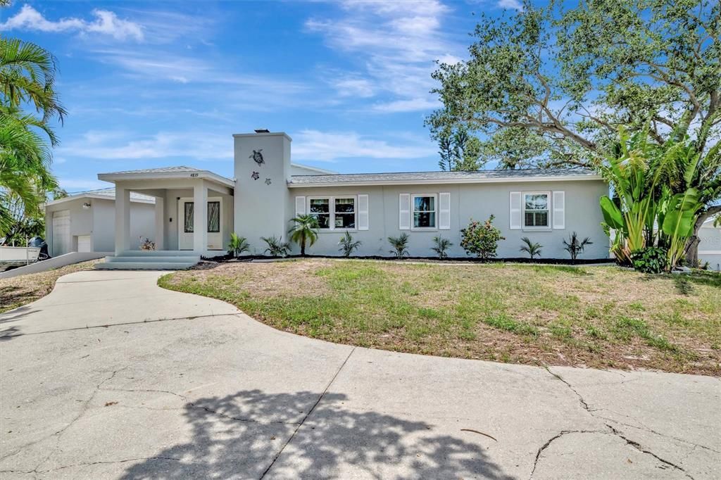 For Sale: $950,000 (4 beds, 3 baths, 3316 Square Feet)