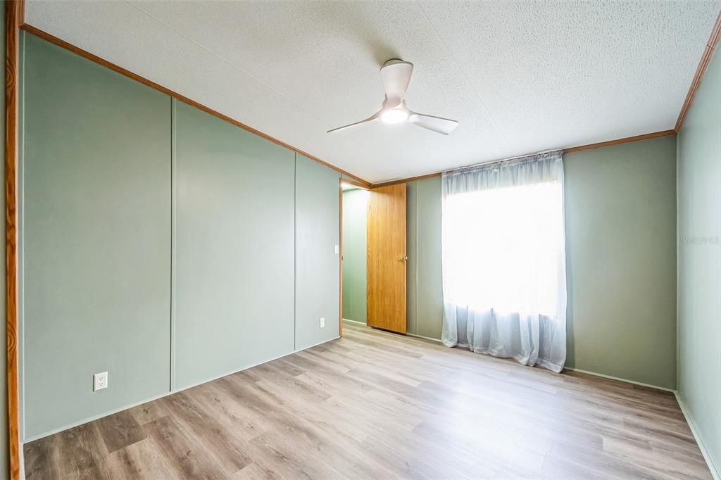 合同活跃: $150,000 (2 贝兹, 2 浴室, 1188 平方英尺)