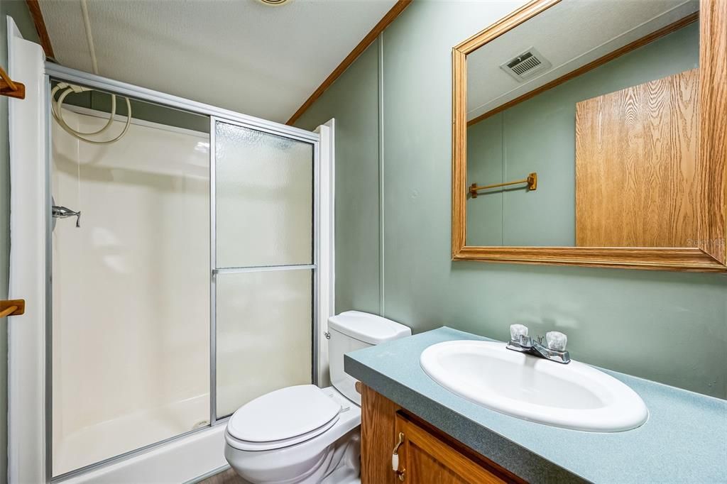 合同活跃: $150,000 (2 贝兹, 2 浴室, 1188 平方英尺)