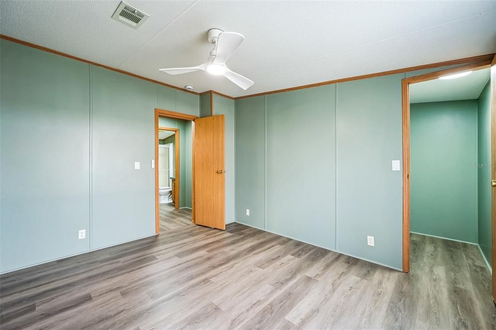 合同活跃: $150,000 (2 贝兹, 2 浴室, 1188 平方英尺)