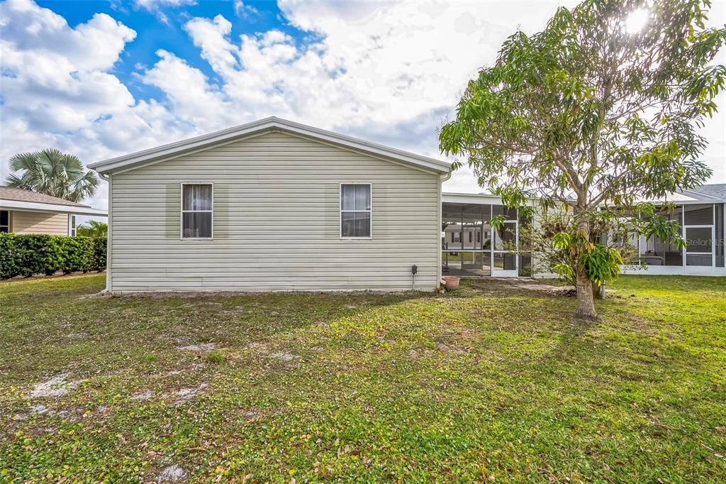 合同活跃: $150,000 (2 贝兹, 2 浴室, 1188 平方英尺)