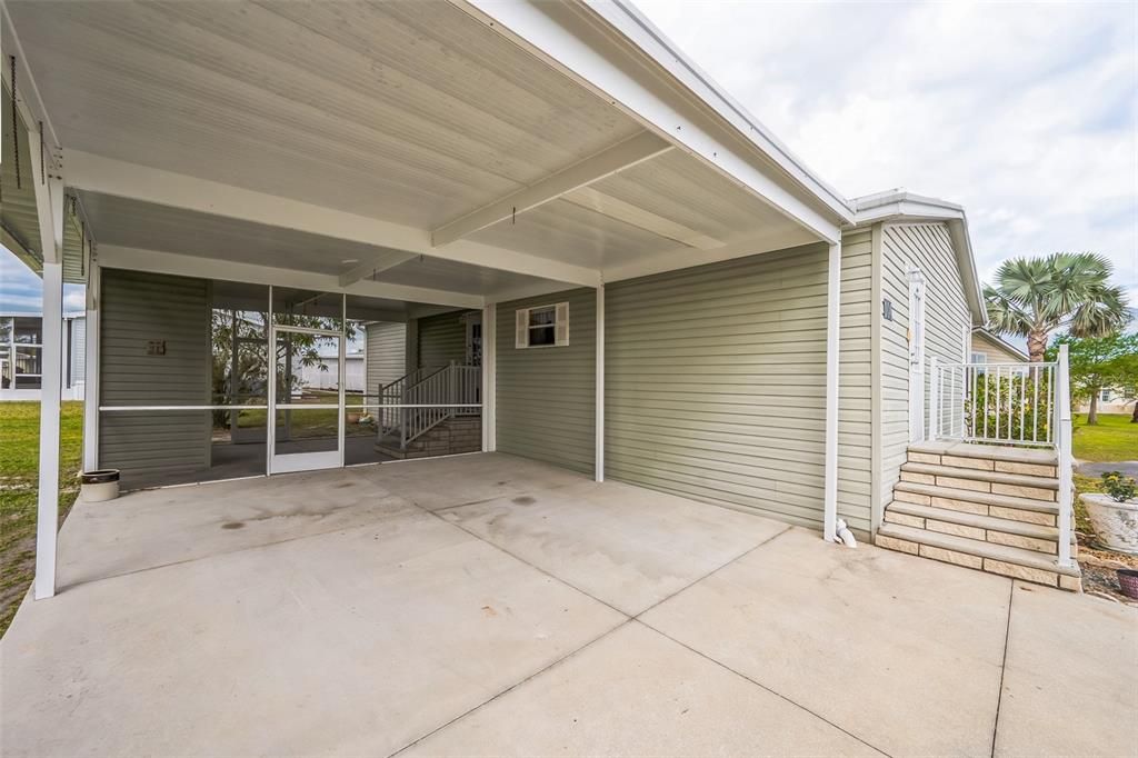 合同活跃: $150,000 (2 贝兹, 2 浴室, 1188 平方英尺)