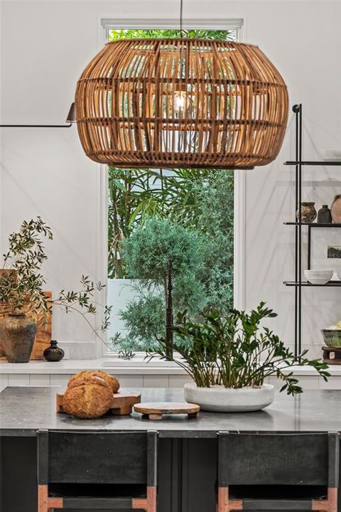 For Sale: $4,750,000 (4 beds, 5 baths, 3850 Square Feet)