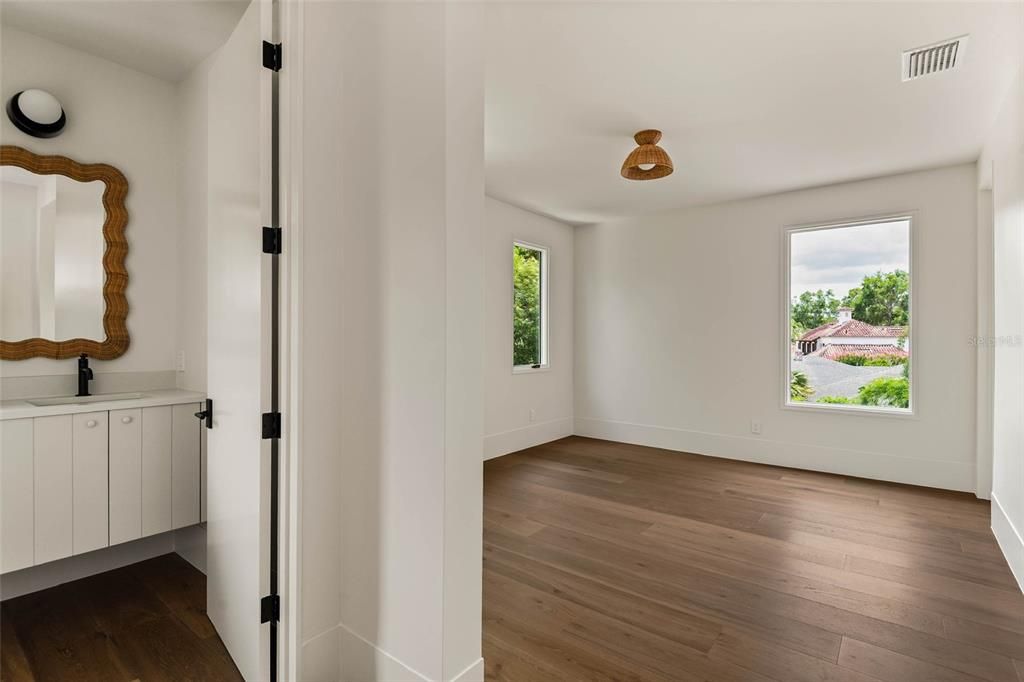 For Sale: $4,750,000 (4 beds, 5 baths, 3850 Square Feet)