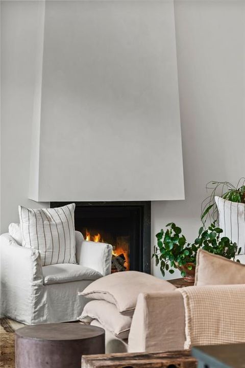 For Sale: $4,750,000 (4 beds, 5 baths, 3850 Square Feet)