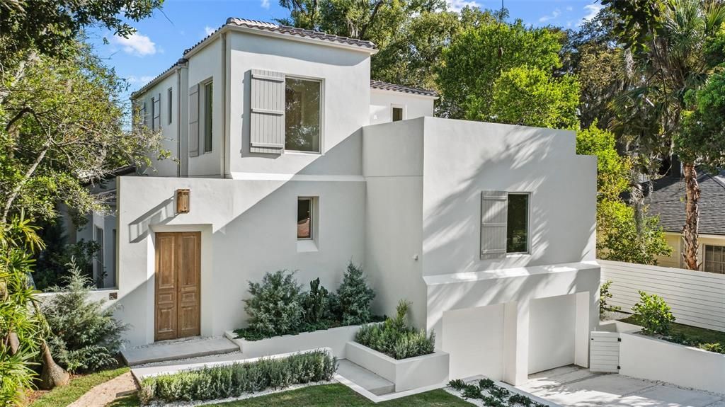 For Sale: $4,750,000 (4 beds, 5 baths, 3850 Square Feet)