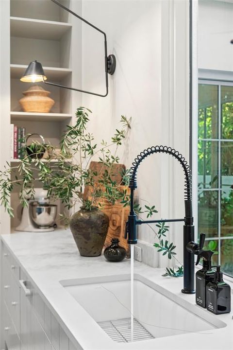 For Sale: $4,750,000 (4 beds, 5 baths, 3850 Square Feet)