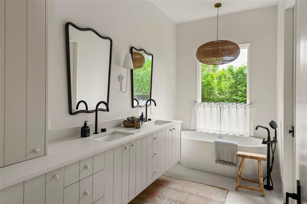 For Sale: $4,750,000 (4 beds, 5 baths, 3850 Square Feet)