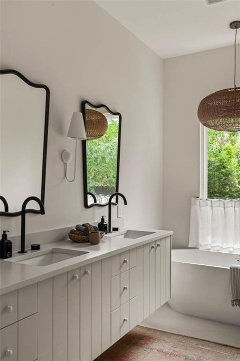 For Sale: $4,750,000 (4 beds, 5 baths, 3850 Square Feet)