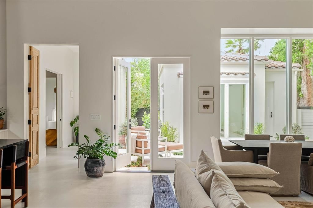 For Sale: $4,750,000 (4 beds, 5 baths, 3850 Square Feet)