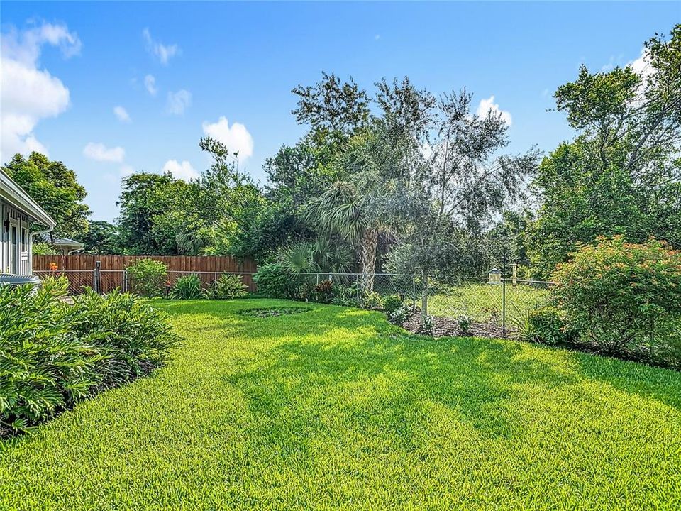 Active With Contract: $500,000 (2 beds, 2 baths, 1824 Square Feet)