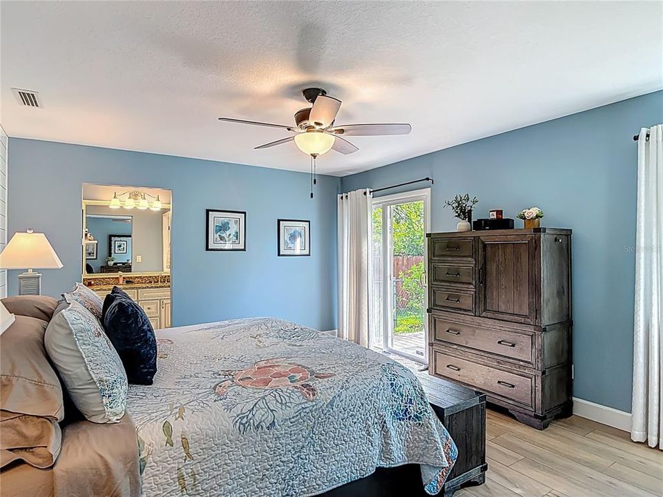 Active With Contract: $500,000 (2 beds, 2 baths, 1824 Square Feet)