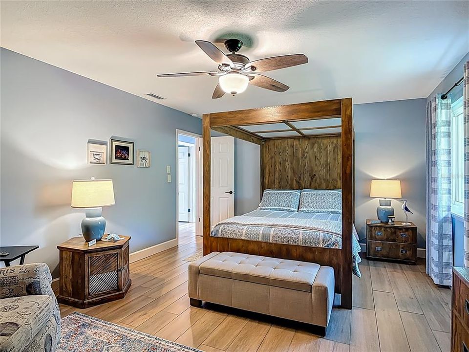 Active With Contract: $500,000 (2 beds, 2 baths, 1824 Square Feet)