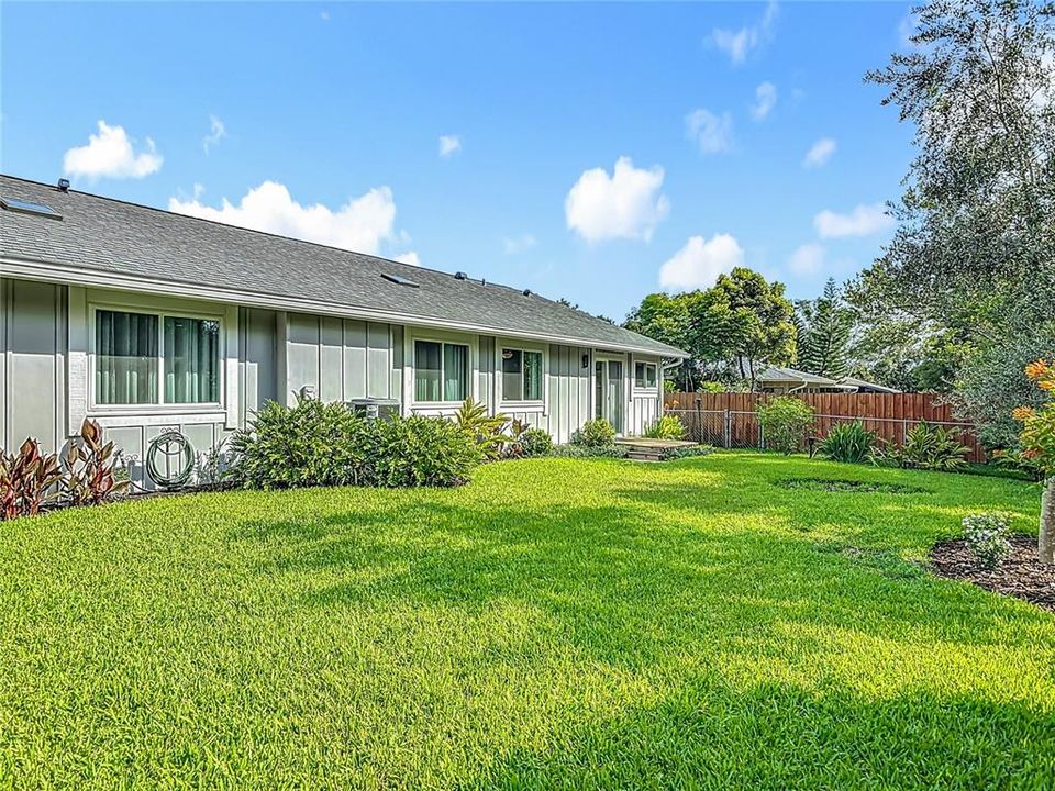 Active With Contract: $500,000 (2 beds, 2 baths, 1824 Square Feet)