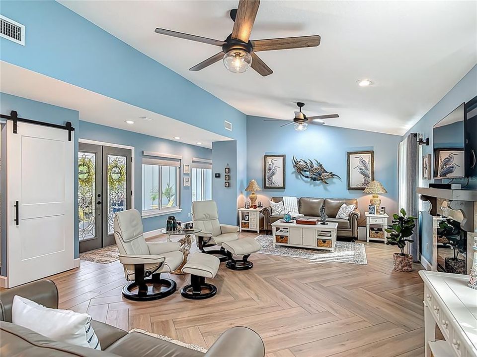 Active With Contract: $500,000 (2 beds, 2 baths, 1824 Square Feet)