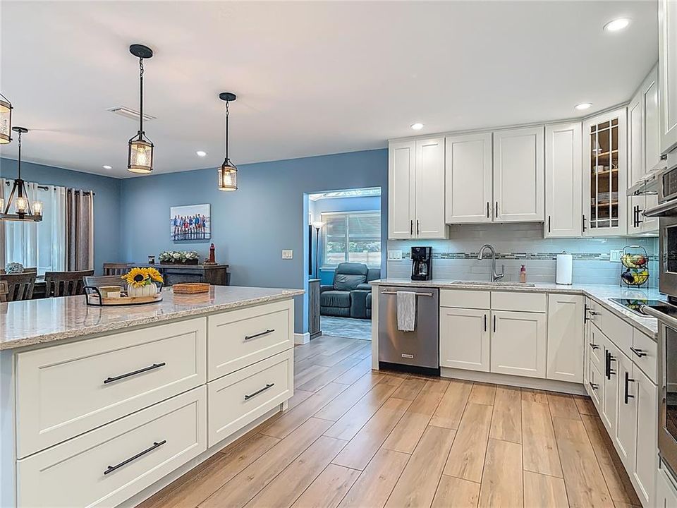 Active With Contract: $500,000 (2 beds, 2 baths, 1824 Square Feet)