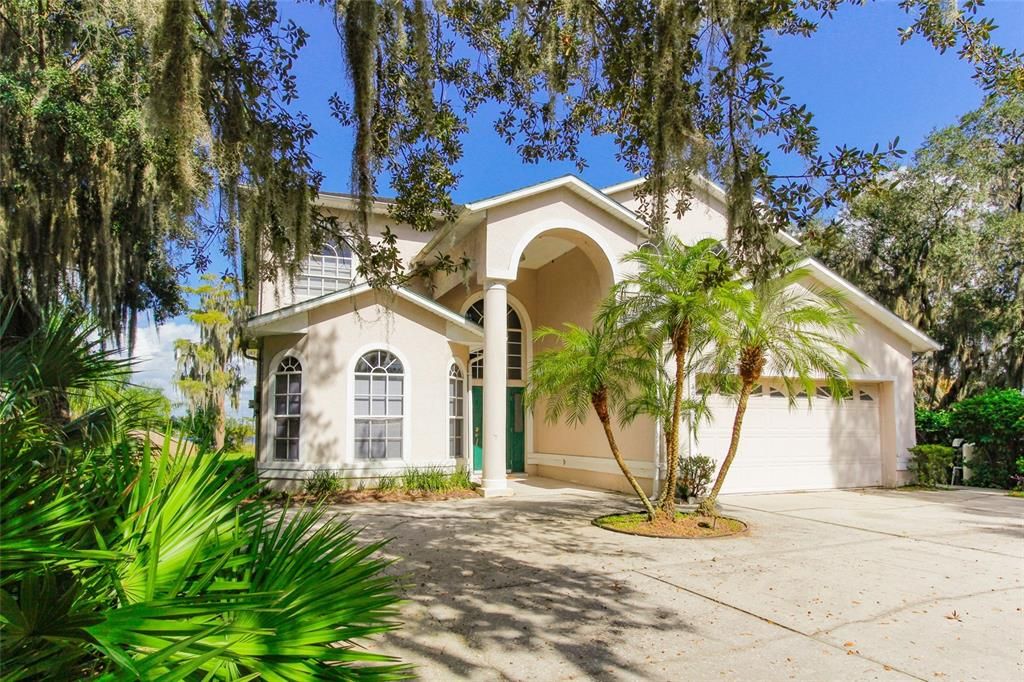 Под контрактом: $2,700 (4 спален, 3 ванн, 2863 Квадратных фут)