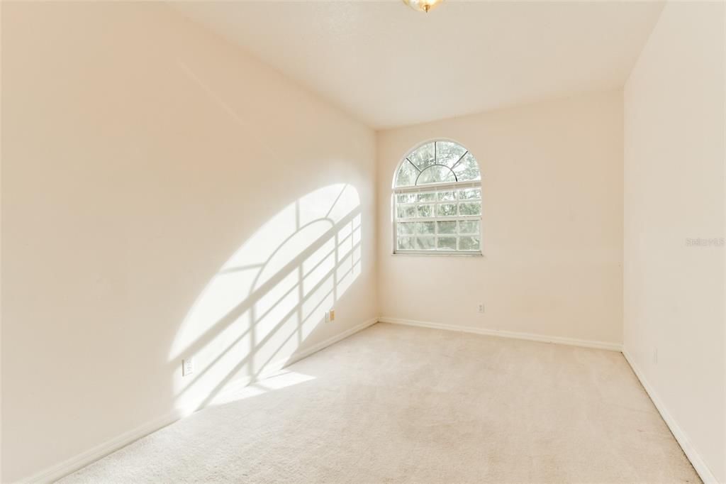 Под контрактом: $2,700 (4 спален, 3 ванн, 2863 Квадратных фут)