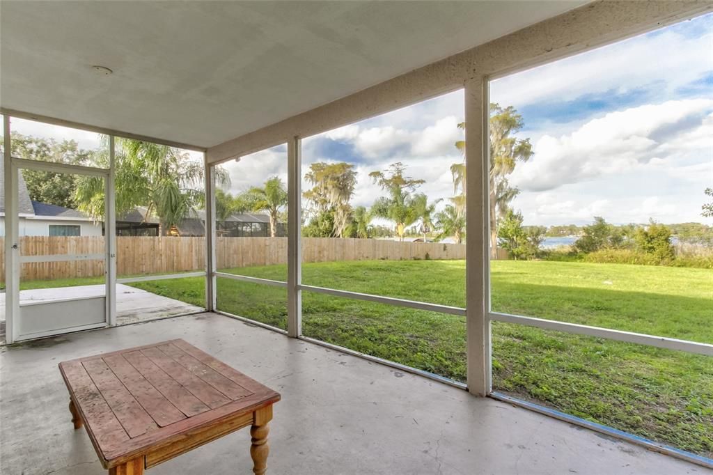 Под контрактом: $2,700 (4 спален, 3 ванн, 2863 Квадратных фут)