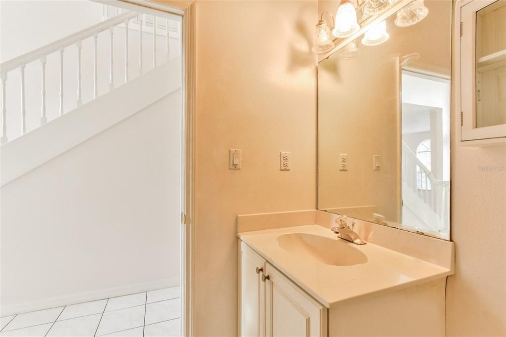 Под контрактом: $2,700 (4 спален, 3 ванн, 2863 Квадратных фут)