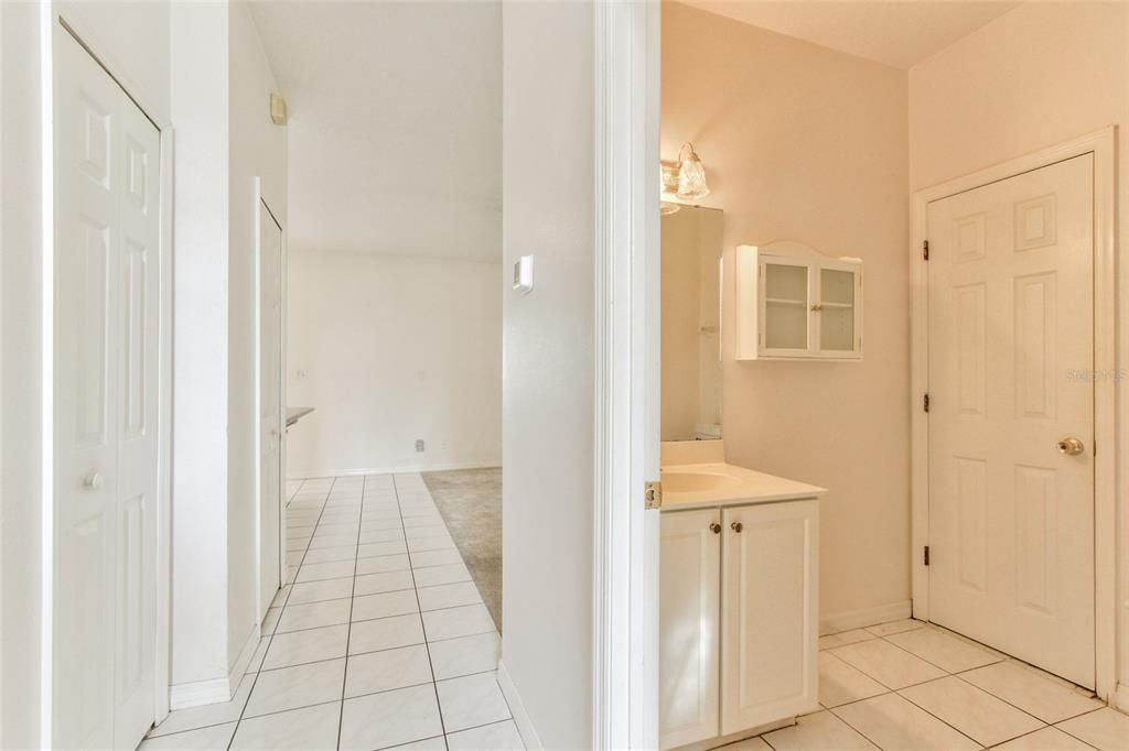 Под контрактом: $2,700 (4 спален, 3 ванн, 2863 Квадратных фут)