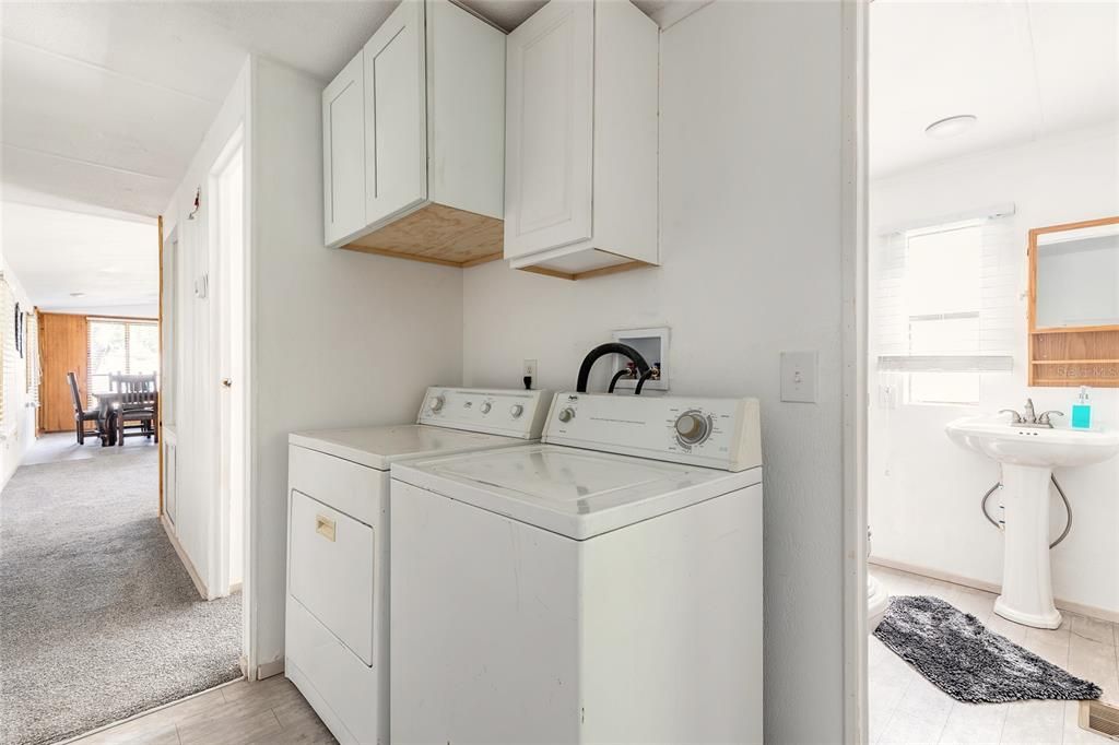 合同活跃: $115,000 (2 贝兹, 1 浴室, 770 平方英尺)