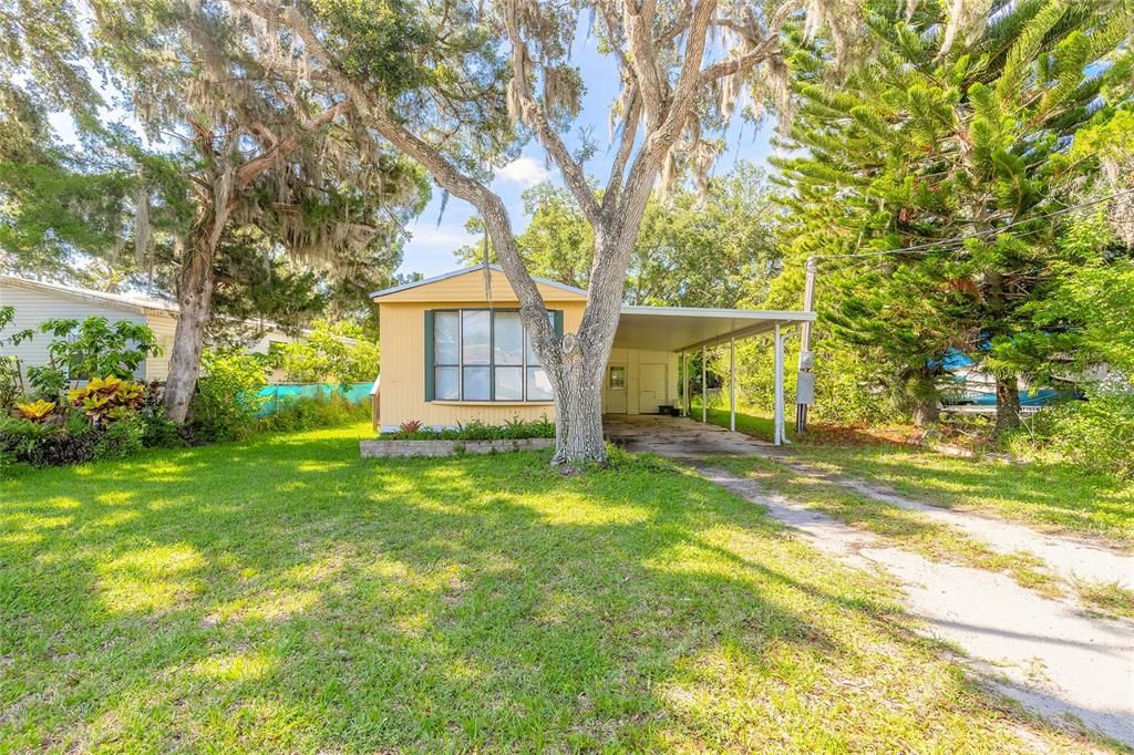 合同活跃: $115,000 (2 贝兹, 1 浴室, 770 平方英尺)