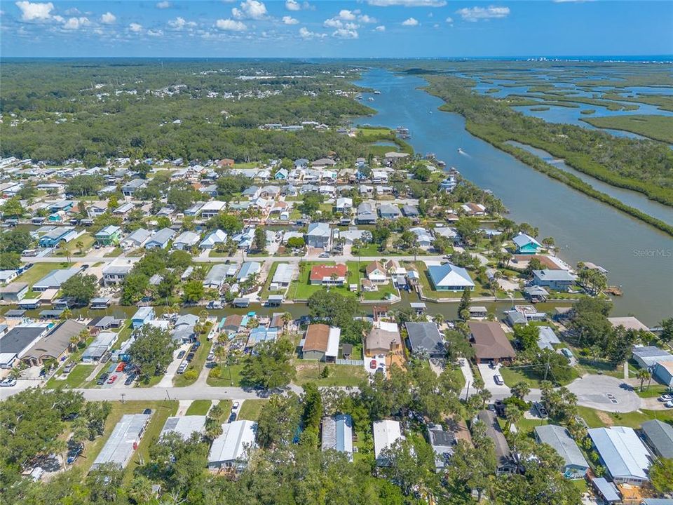 合同活跃: $115,000 (2 贝兹, 1 浴室, 770 平方英尺)