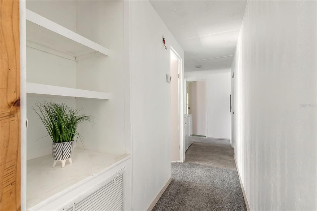 合同活跃: $115,000 (2 贝兹, 1 浴室, 770 平方英尺)