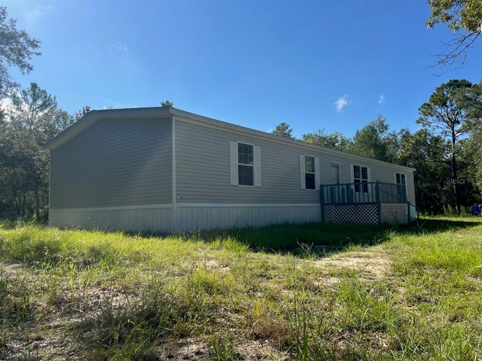 Recently Sold: $360,000 (5 beds, 3 baths, 2052 Square Feet)